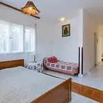 With A Parking Space Pjescana Uvala, - 14564 Appartamento Pola