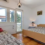 Appartamento With A Parking Space Pjescana Uvala, - 14564