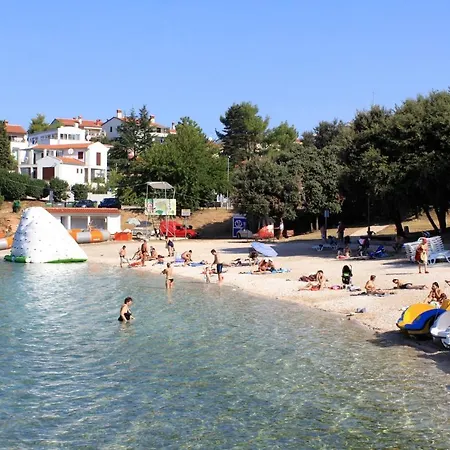 Appartement With A Parking Space Pjescana Uvala, - 14564