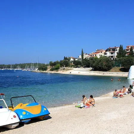 With A Parking Space Pjescana Uvala, - 14564 Appartement *