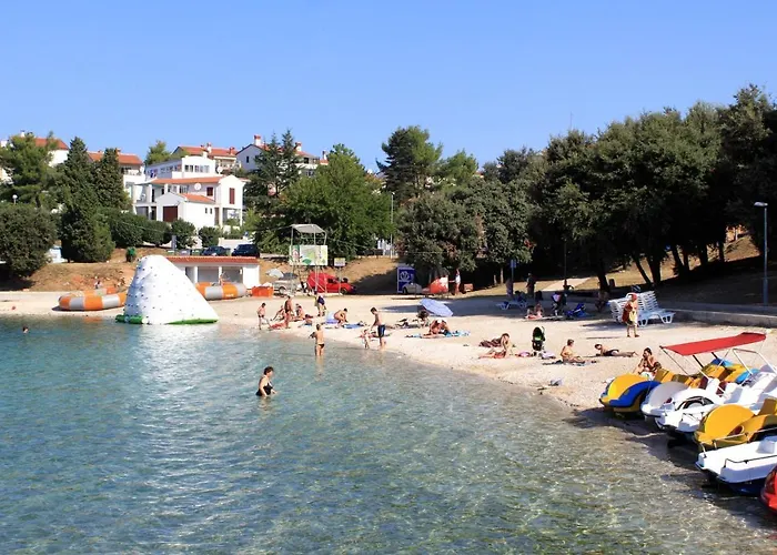 Appartement With A Parking Space Pjescana Uvala, - 14564